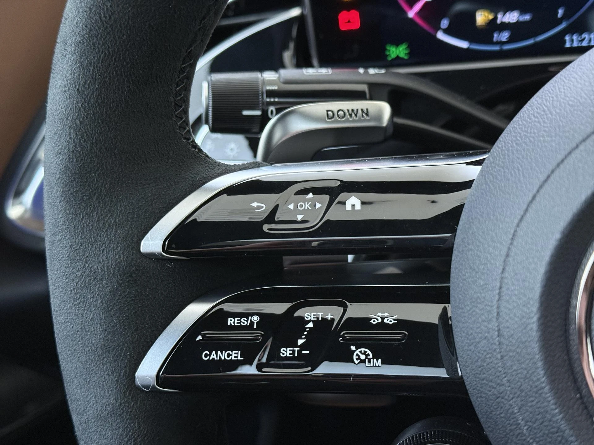 Mercedes-Benz-E-Klasse-image-20