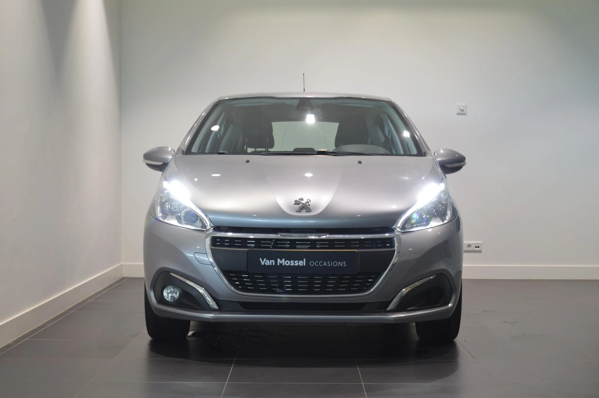 Peugeot 208 Signature