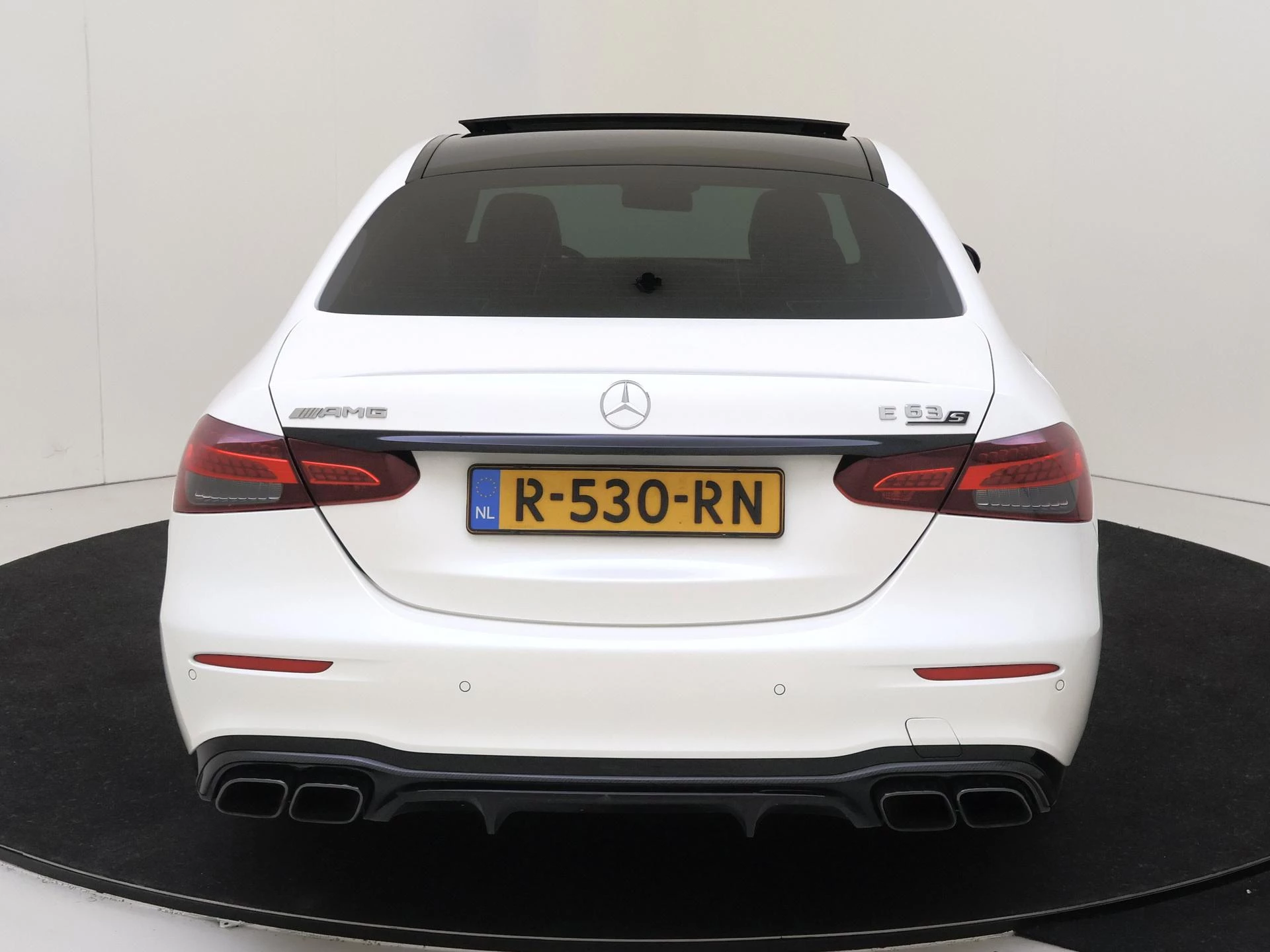 Mercedes-Benz-E-Klasse-image-7