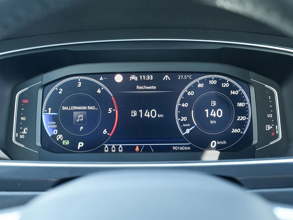 Volkswagen-Tiguan-image-10