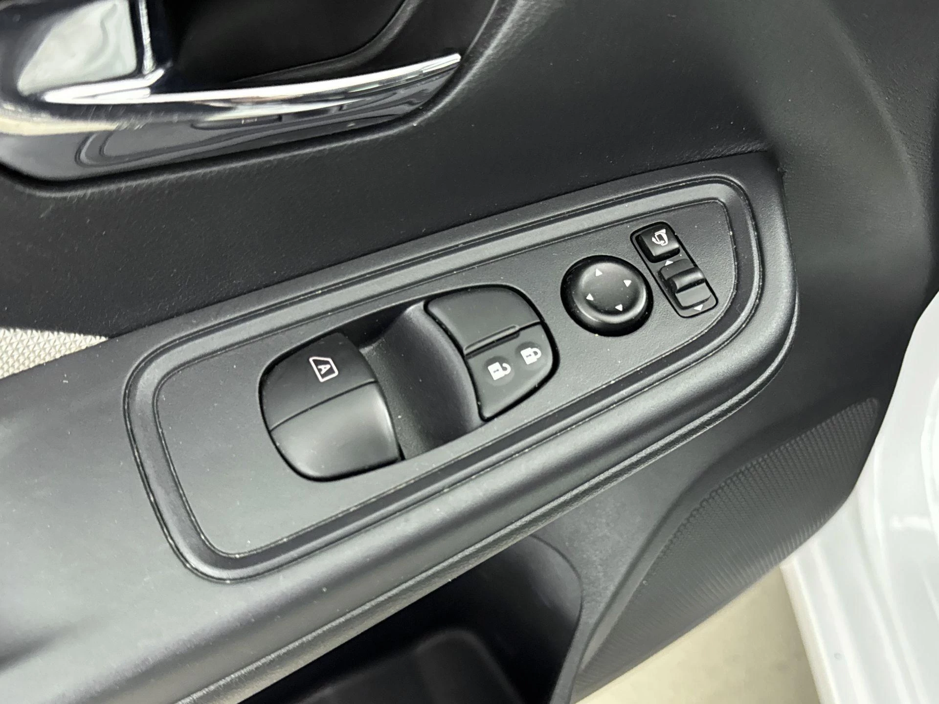 Nissan-Micra-image-15