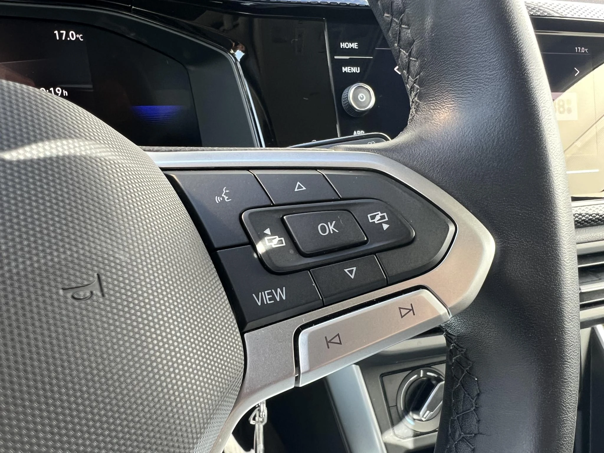 Volkswagen-Polo-image-8