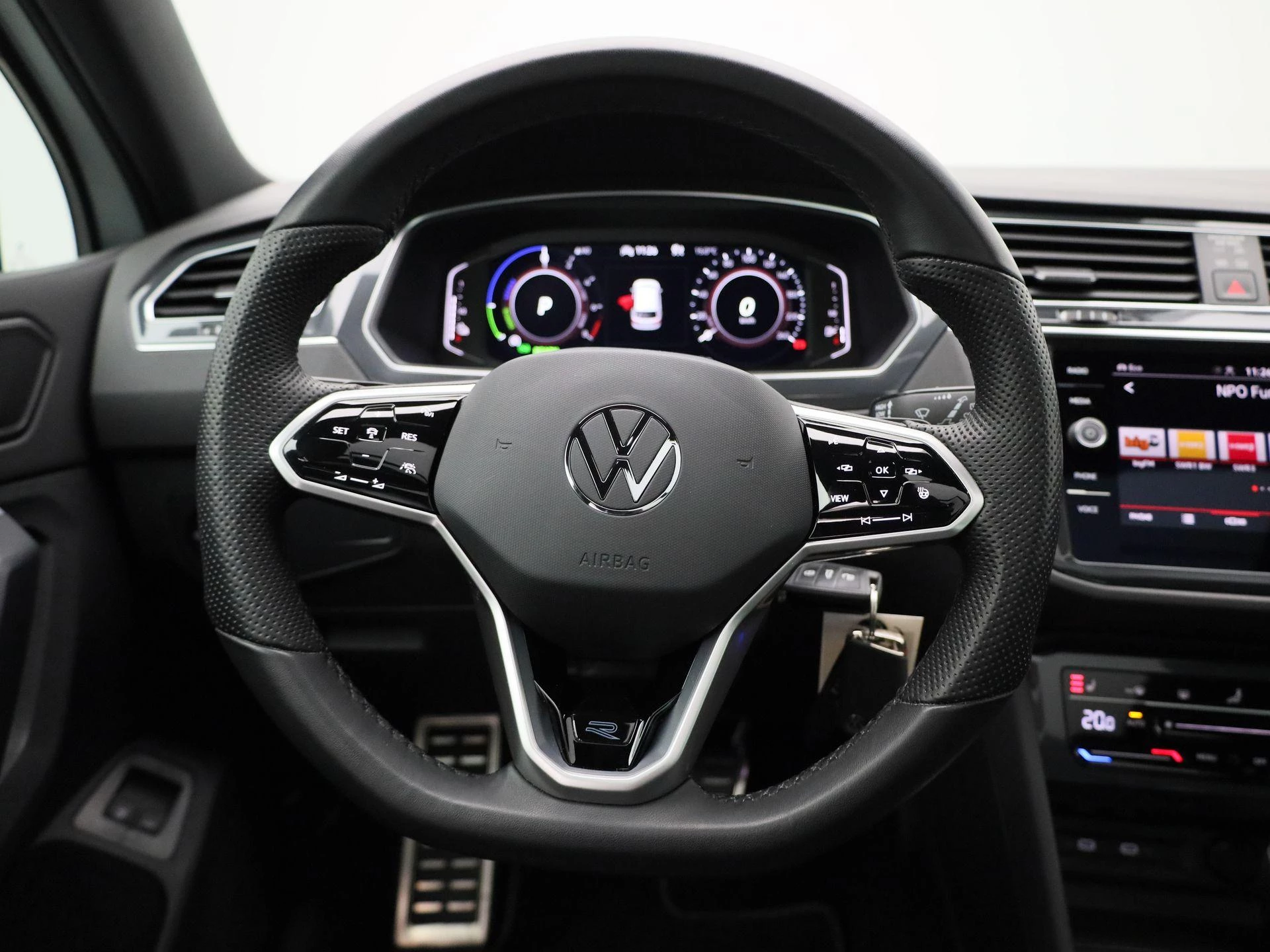 Volkswagen-Tiguan-image-6
