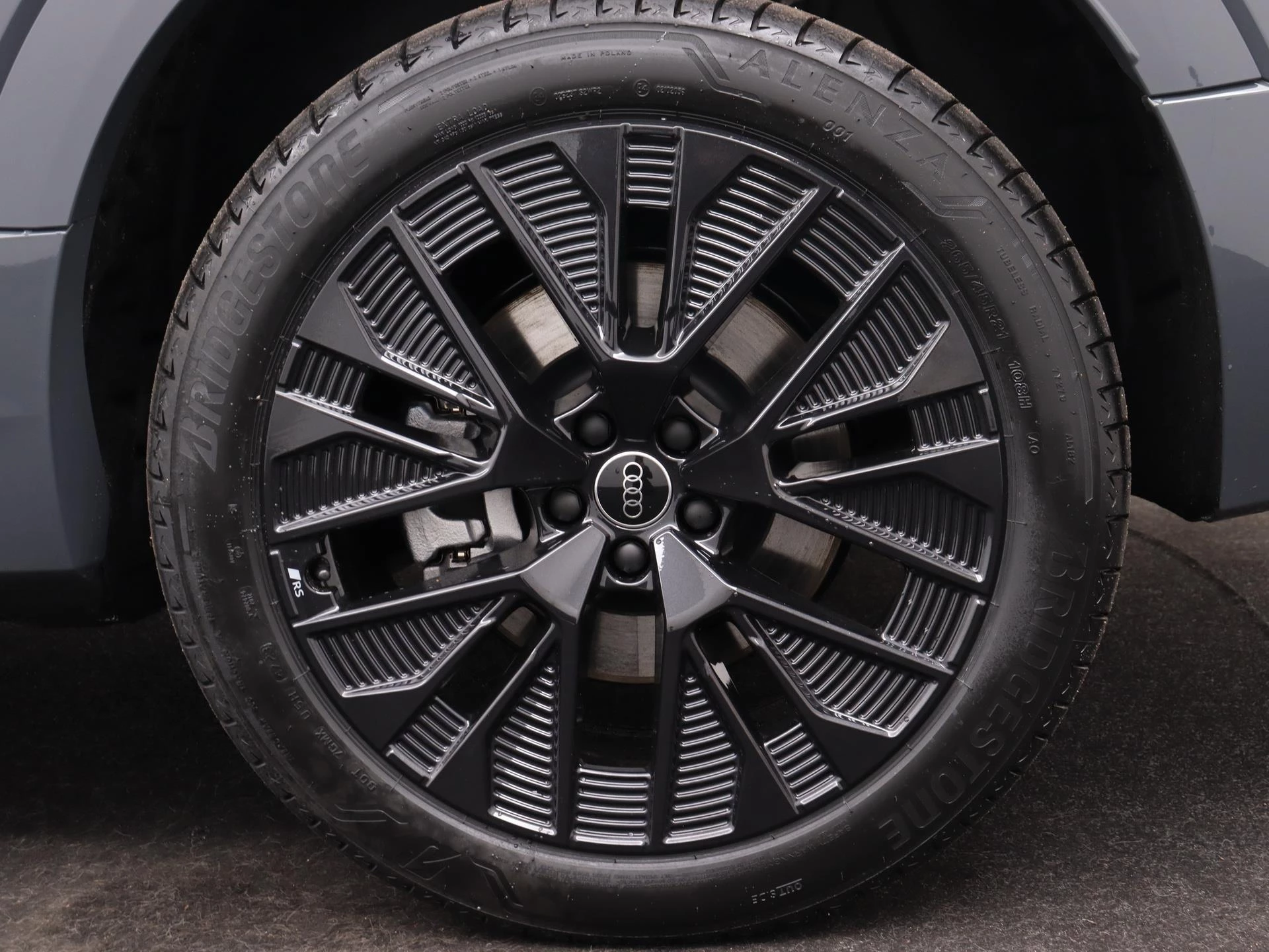 Audi-Q8 e-tron-image-5