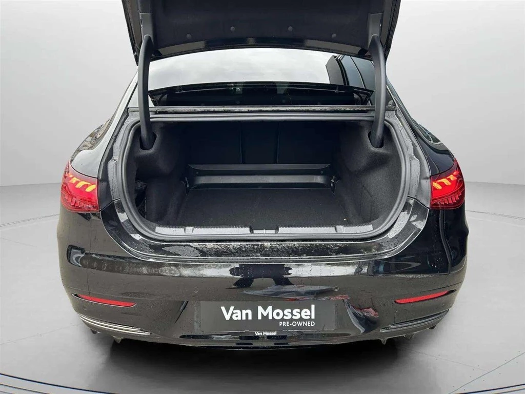 Mercedes-Benz-EQE-image-23