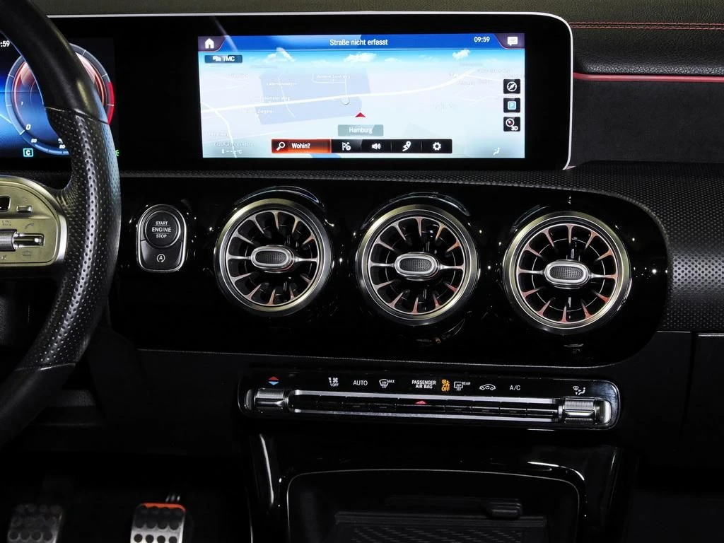 Mercedes-Benz-CLA 200-image-11
