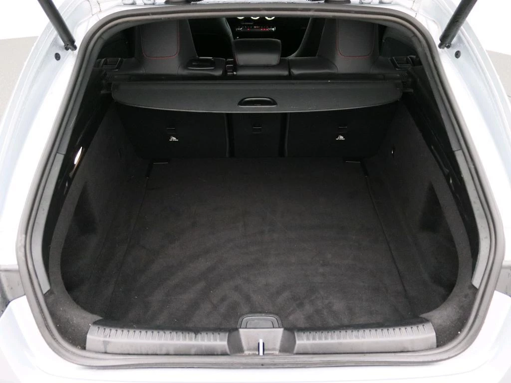 Mercedes-Benz-CLA-image-12