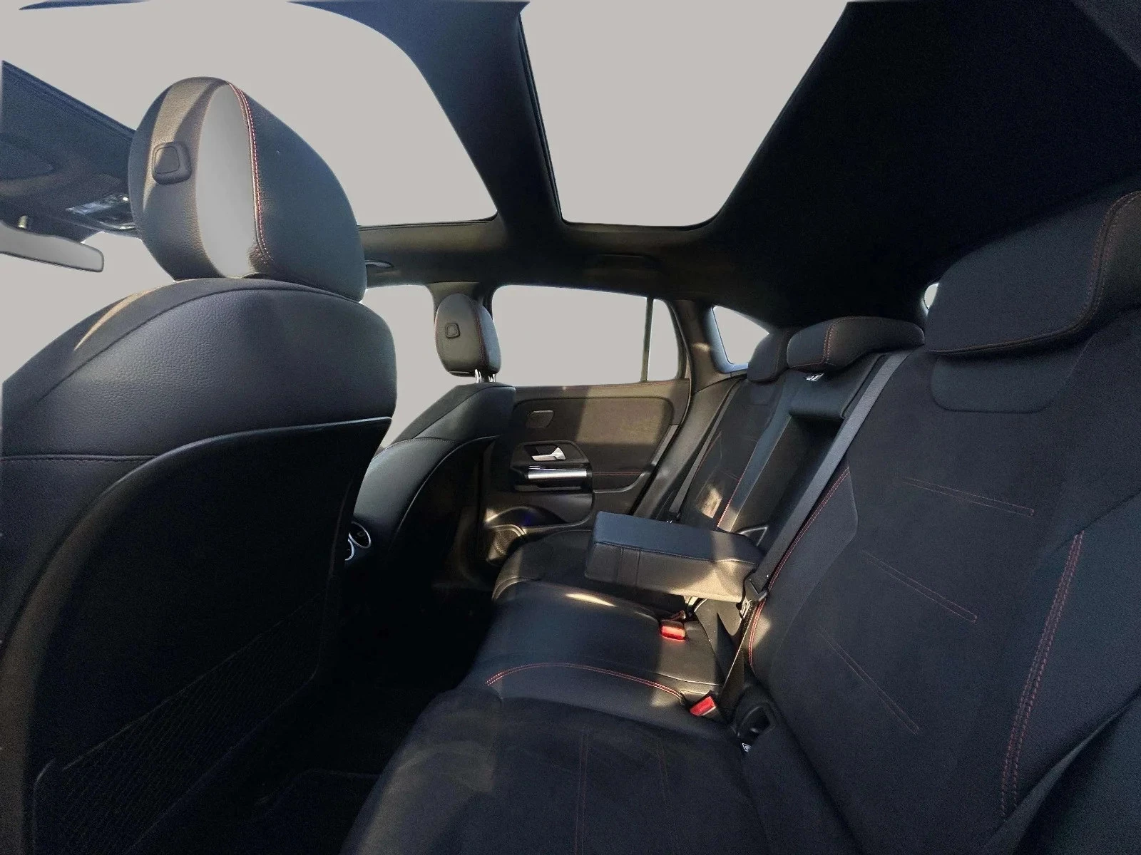 Mercedes-Benz-EQA-image-12