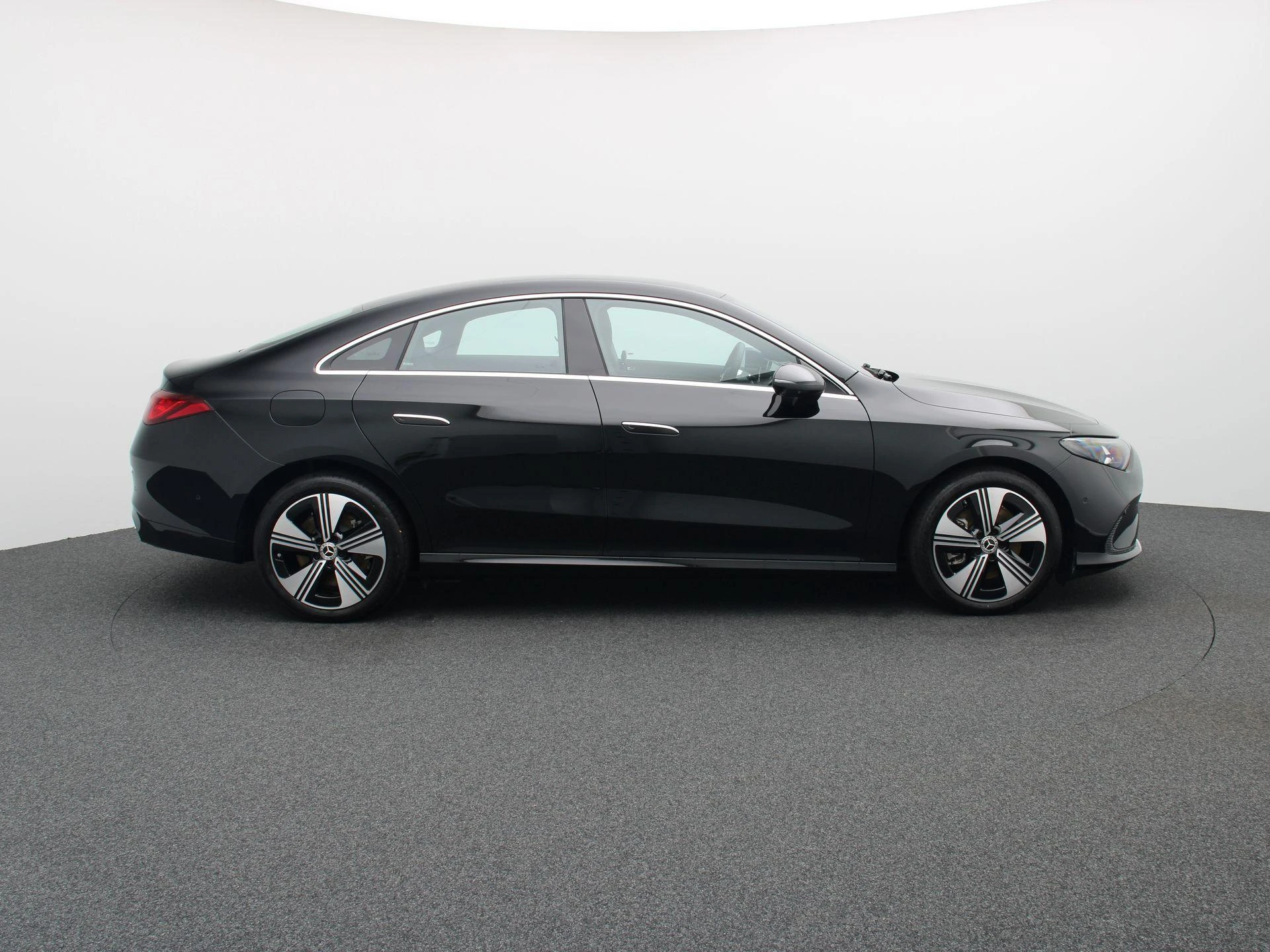 Mercedes-Benz-CLA-image-5