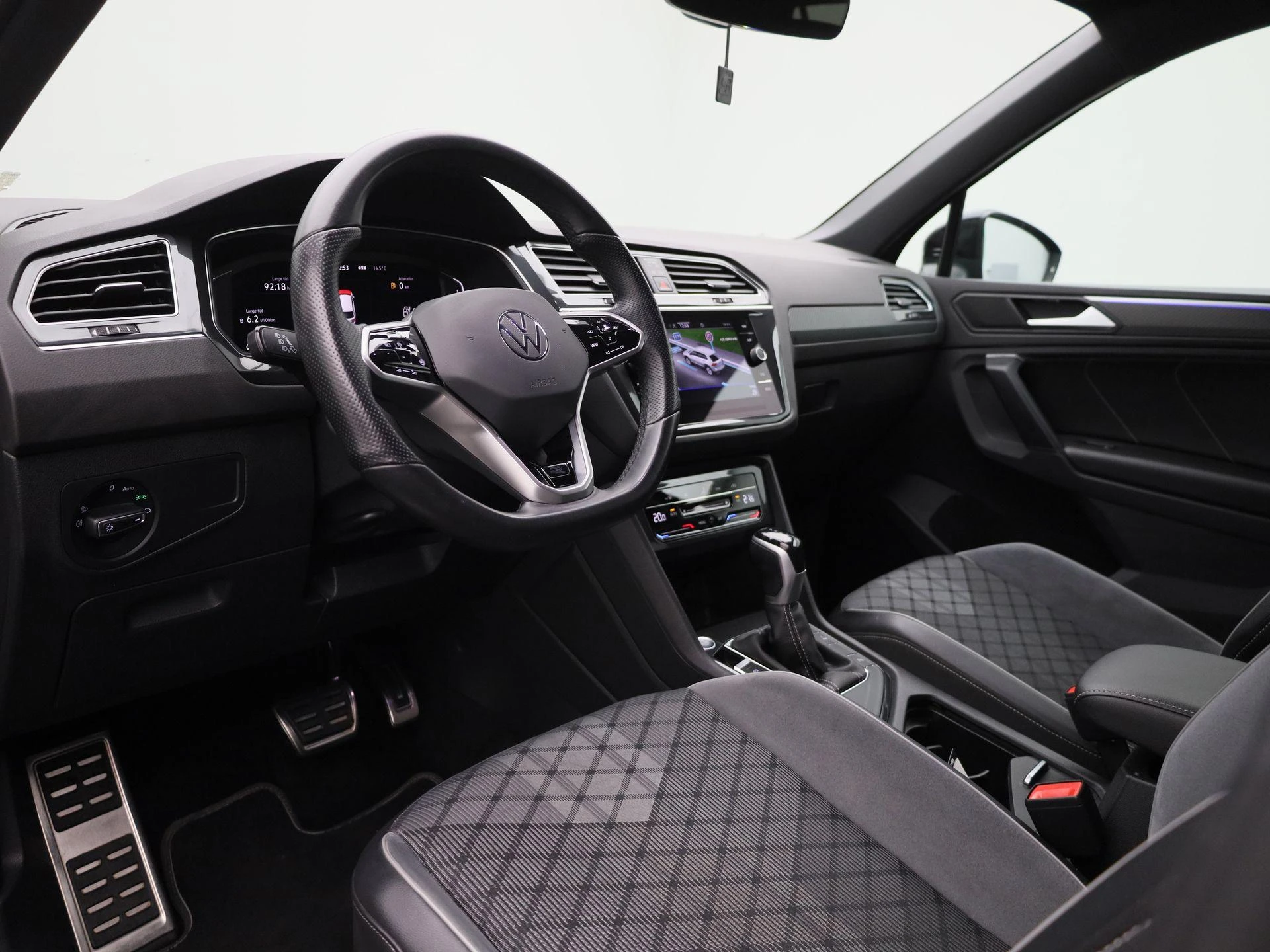 Volkswagen-Tiguan-image-35
