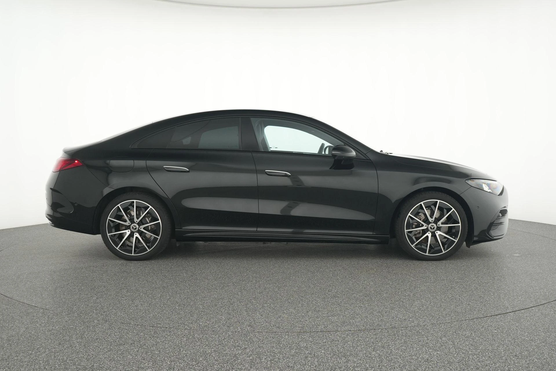 Mercedes-Benz-CLA-image-8