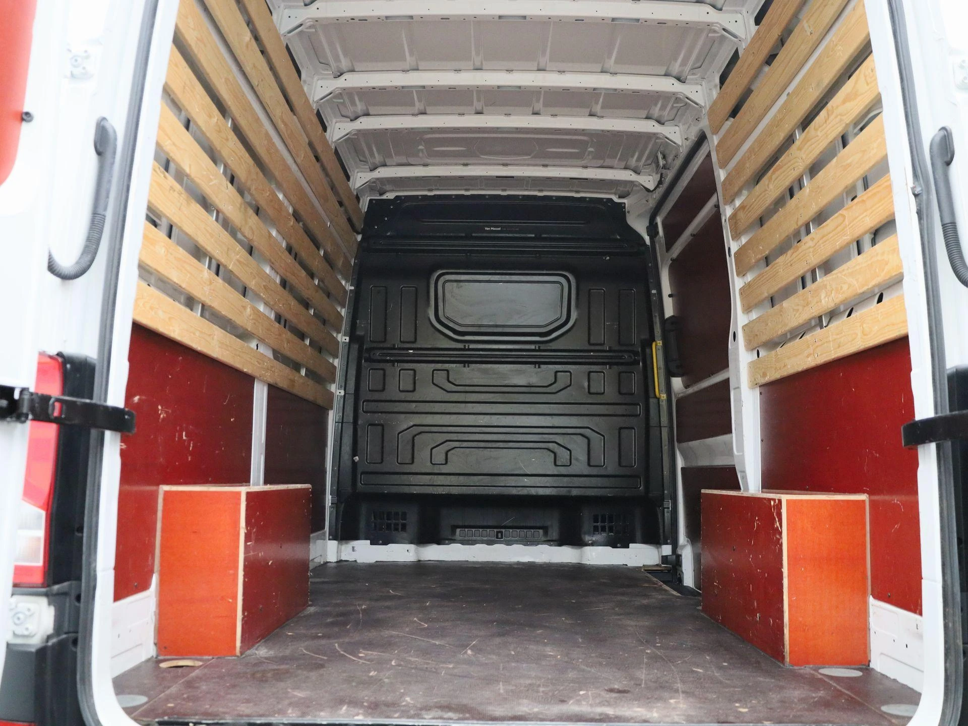 Volkswagen-Crafter-image-17