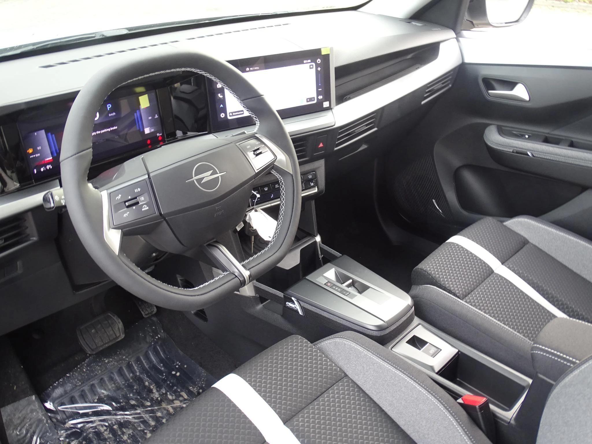 Opel-Frontera-image-12