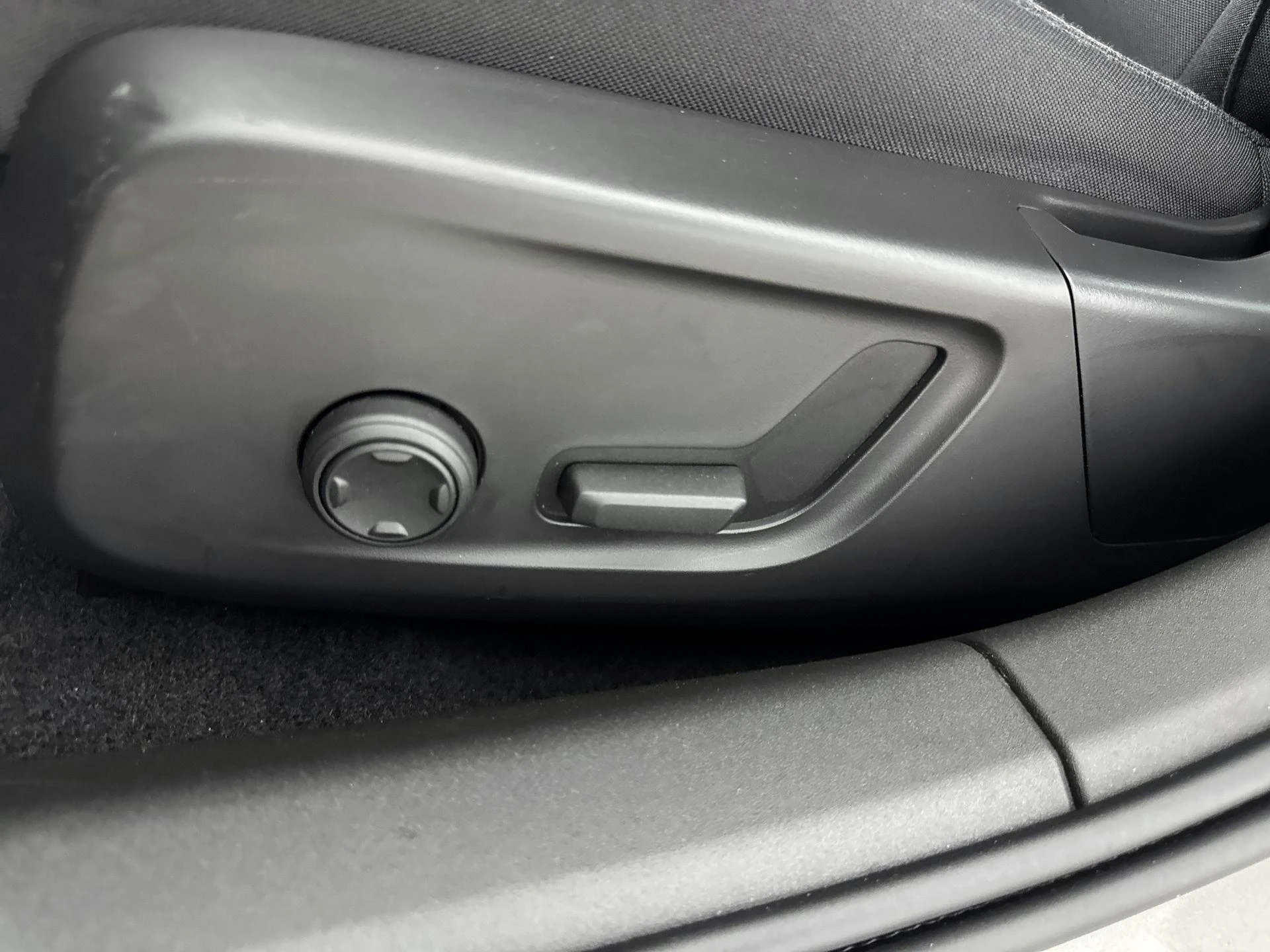 Polestar-2-image-18