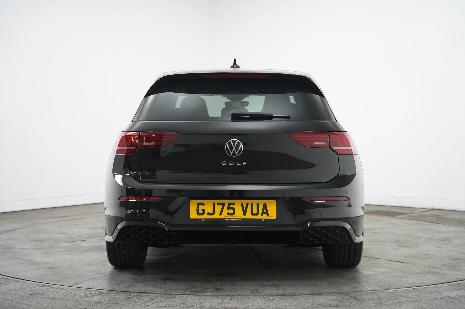 Volkswagen-Golf-image-13