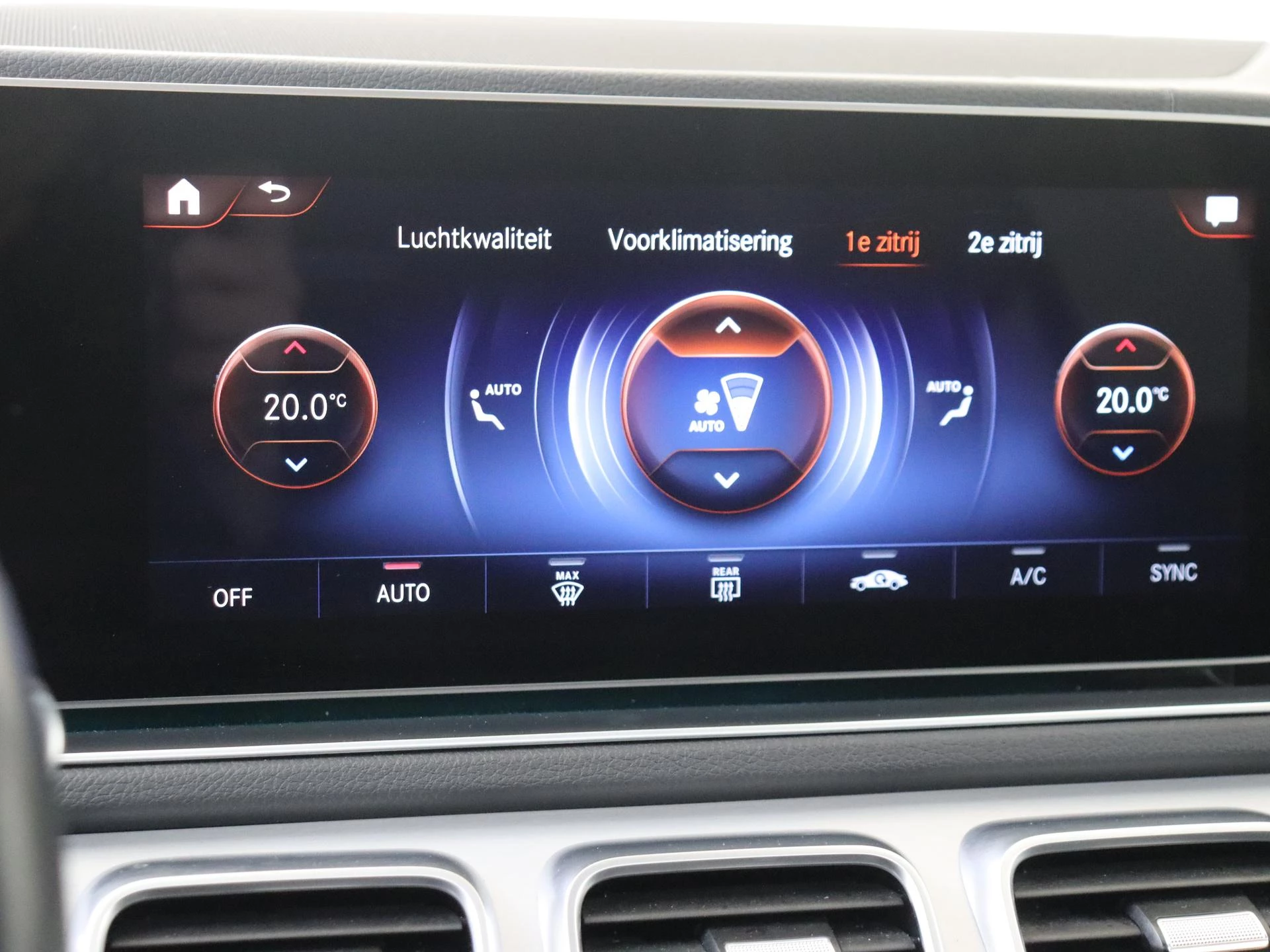 Mercedes-Benz-GLE-image-17