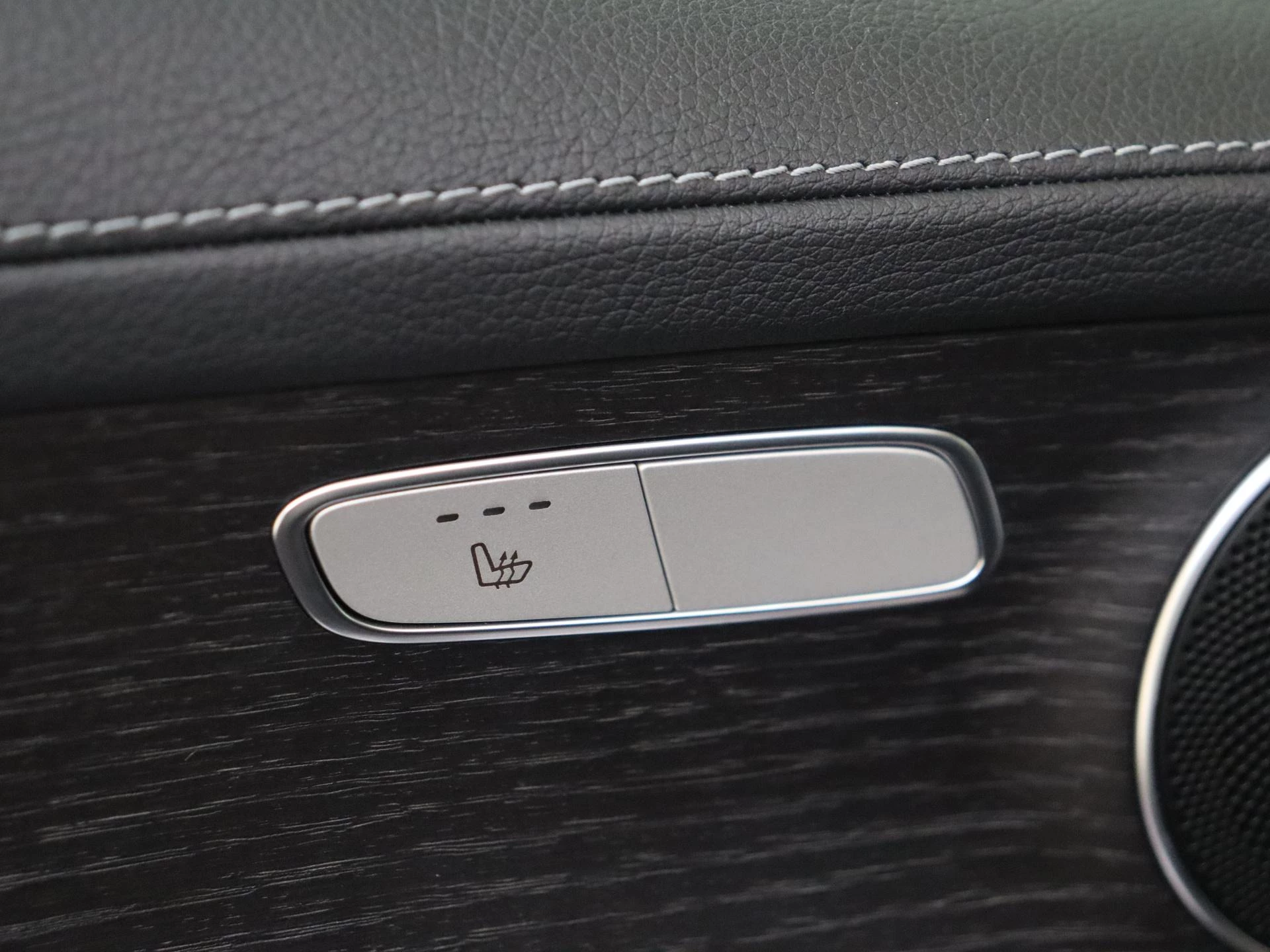 Mercedes-Benz-GLC-image-24