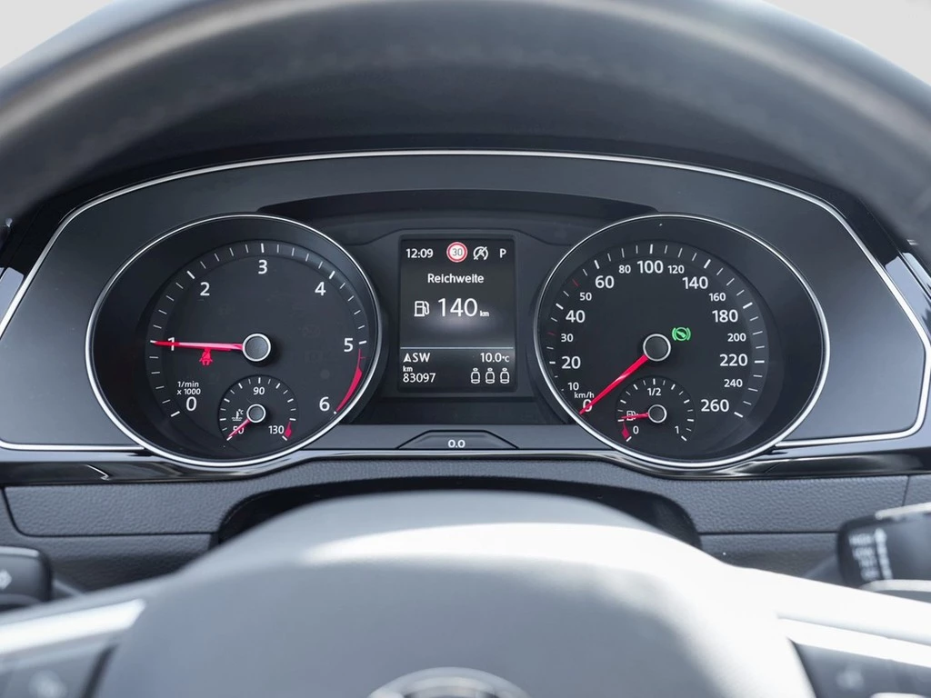 Volkswagen Passat Variant 2.0 TDI DSG Business *IQ-Drive*Navi*App-Conn*Travel-Assist*Kamera*230Volt Steckdose*u