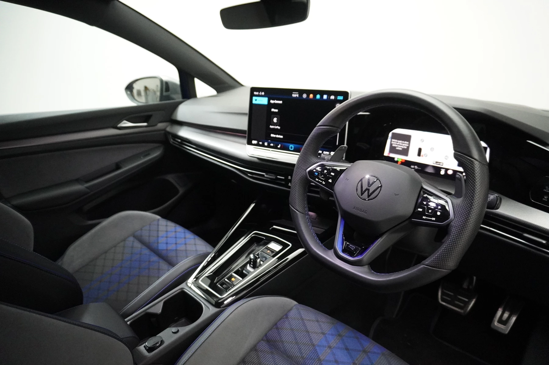 Volkswagen-Golf-image-5