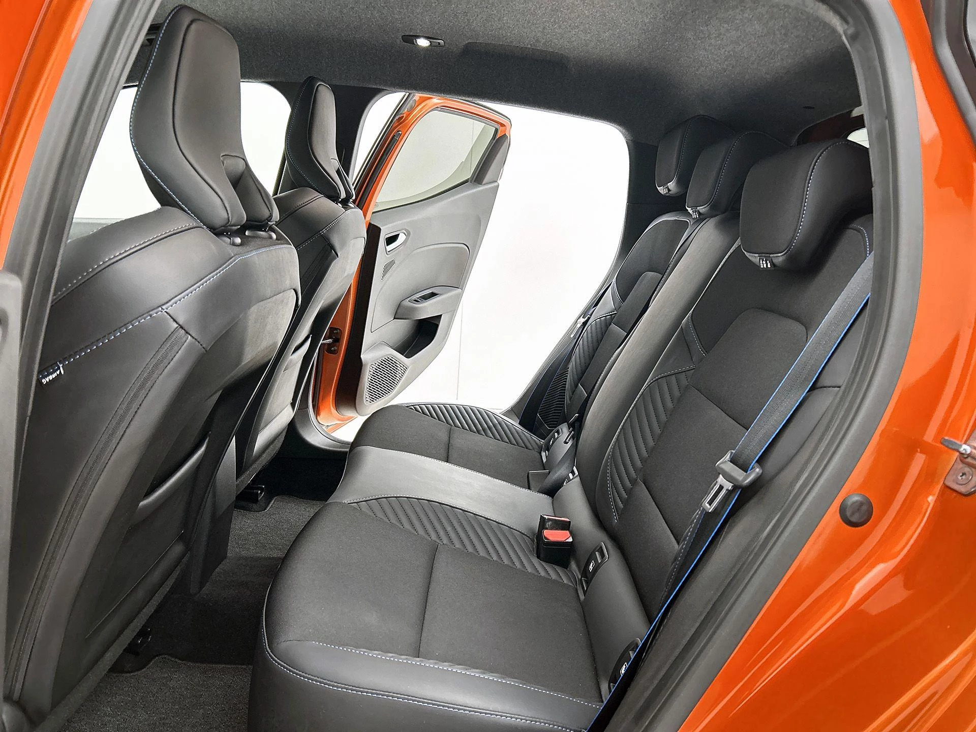 Renault-Clio-image-23