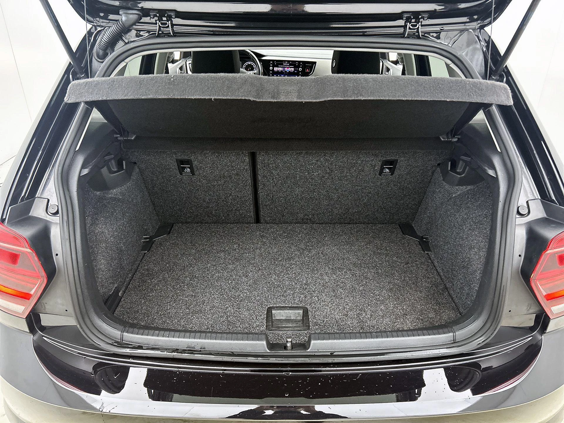 Volkswagen-Polo-image-14