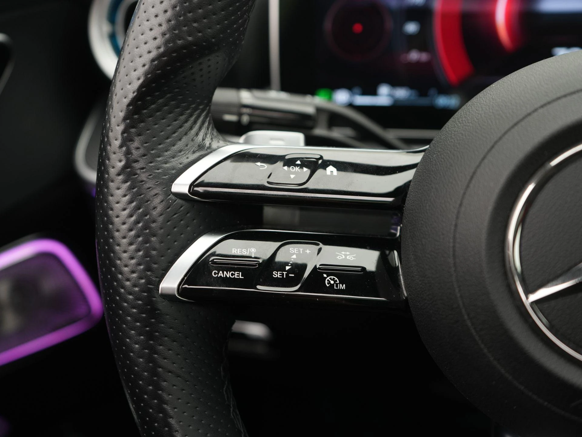 Mercedes-Benz-C-Klasse-image-27