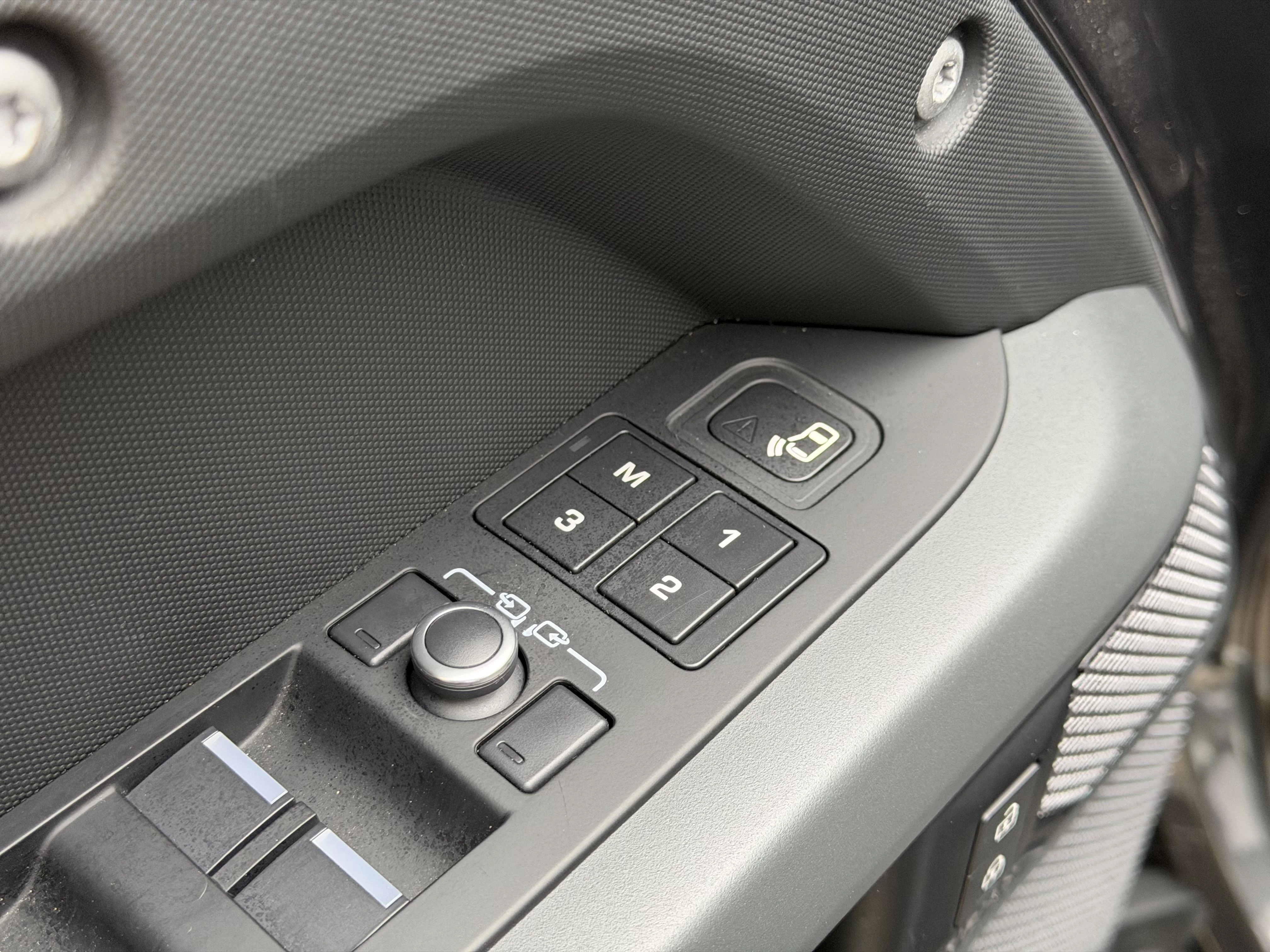 Land Rover Defender P400 XS Edition