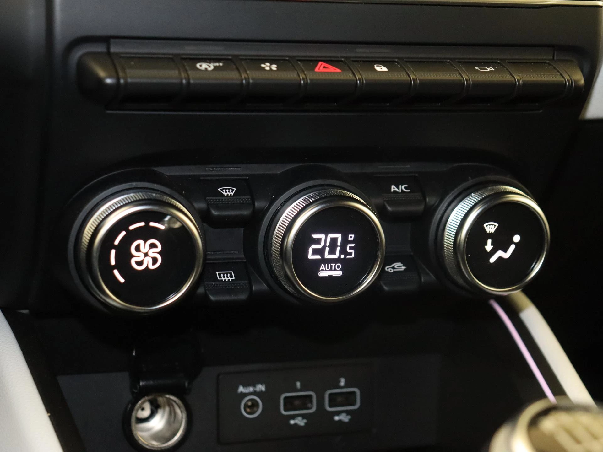 Renault-Clio-image-18