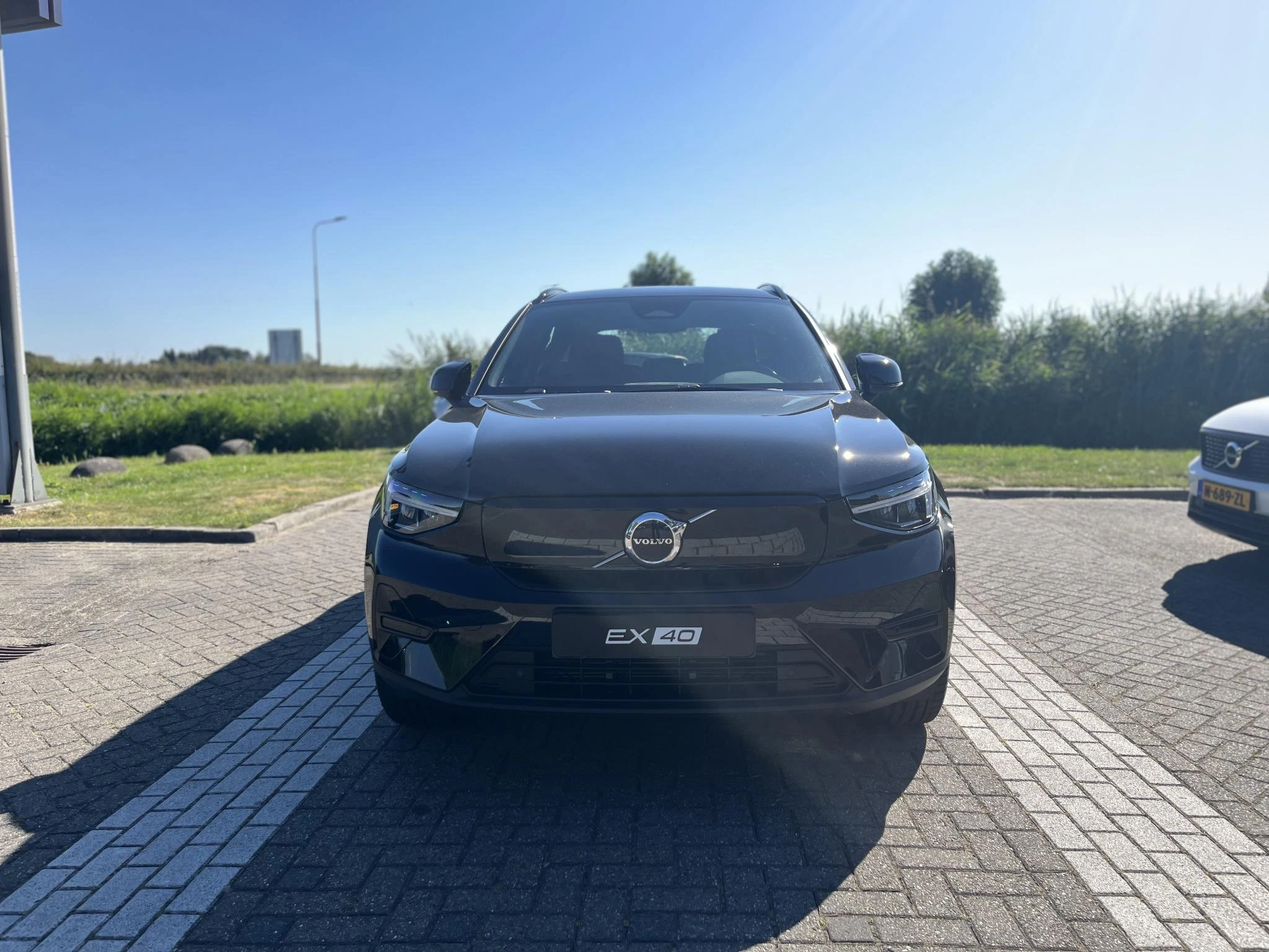 Volvo-EX40-image-18