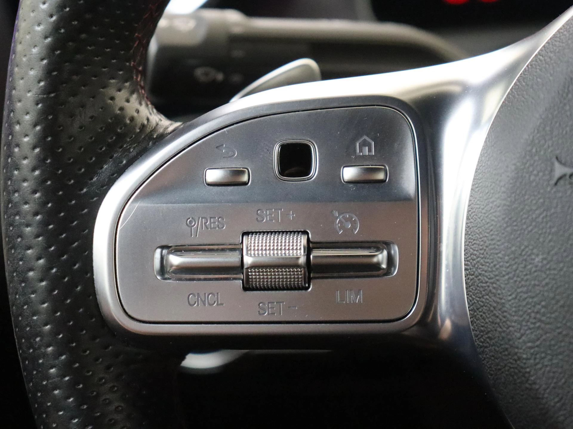 Mercedes-Benz A-Klasse 200 Business Solution AMG
