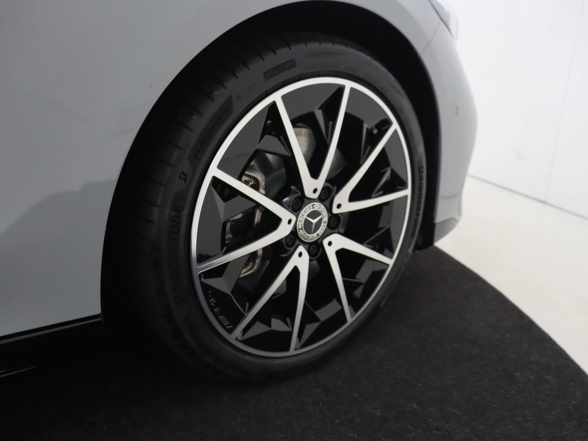 Mercedes-Benz-CLA-image-9