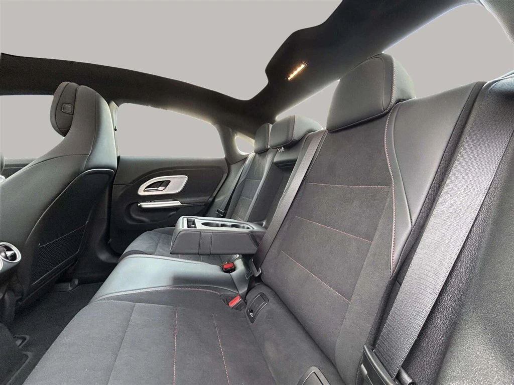 Mercedes-Benz-CLA-image-20