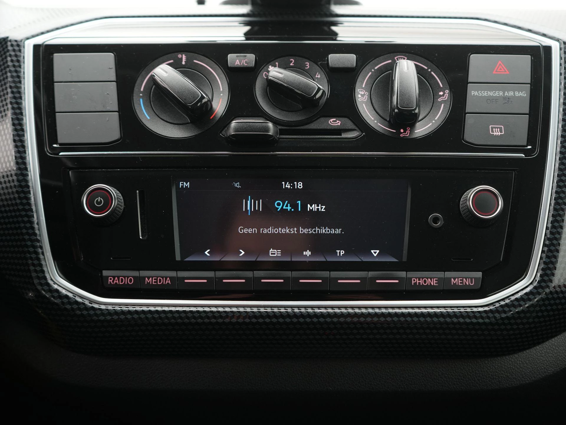 Volkswagen-up!-image-12