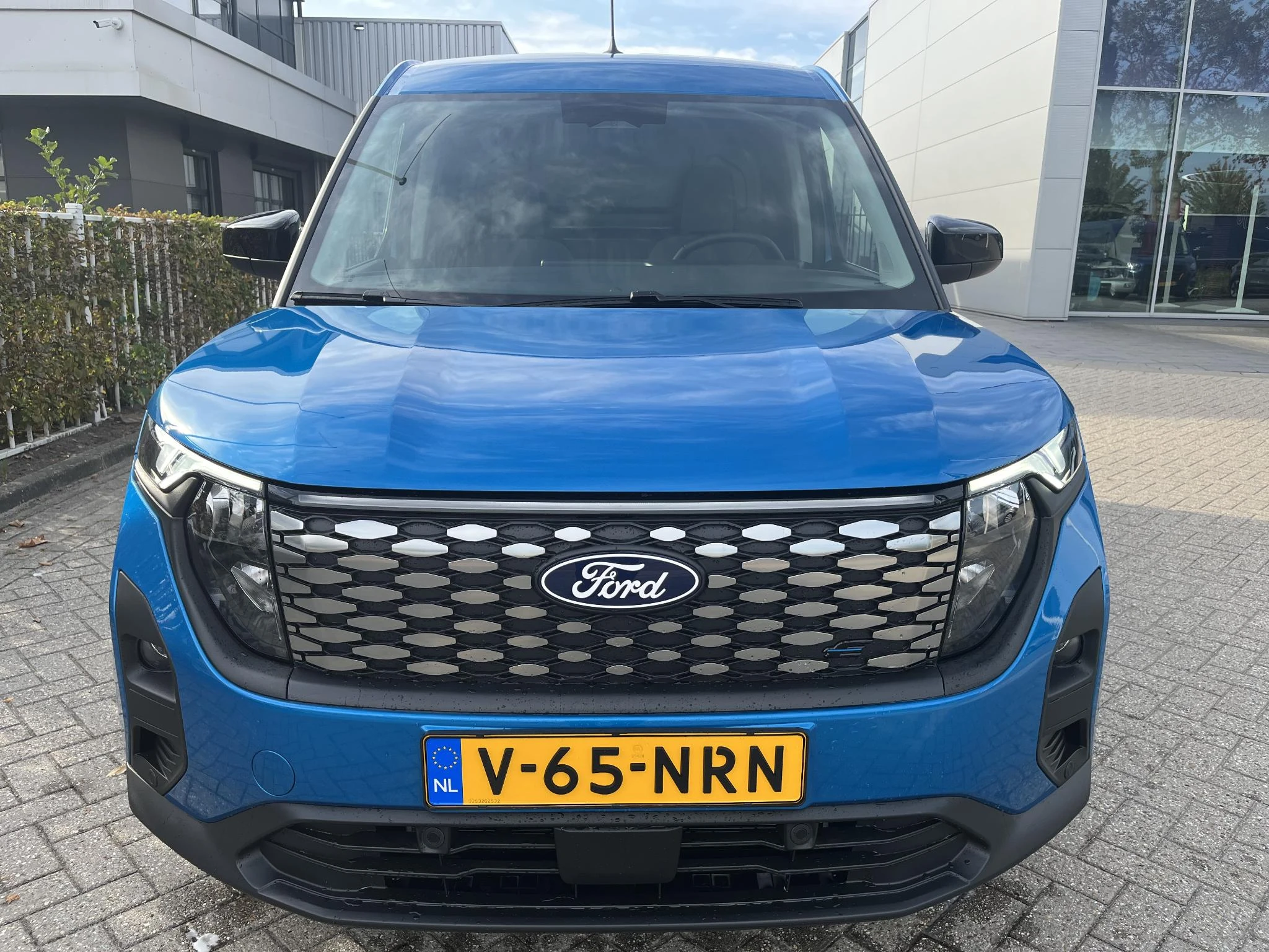 Ford-E-Transit-image-1