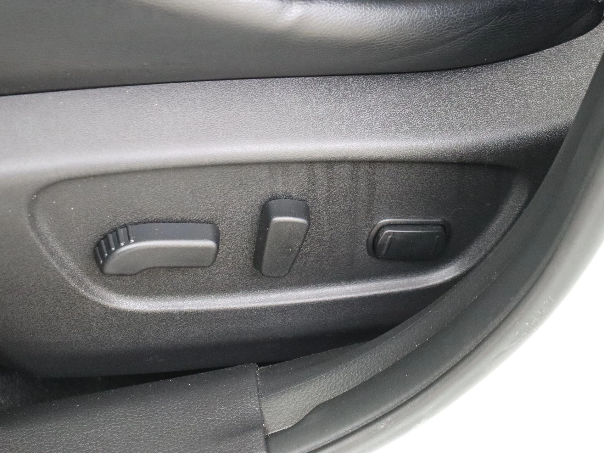 Nissan-X-Trail-image-25