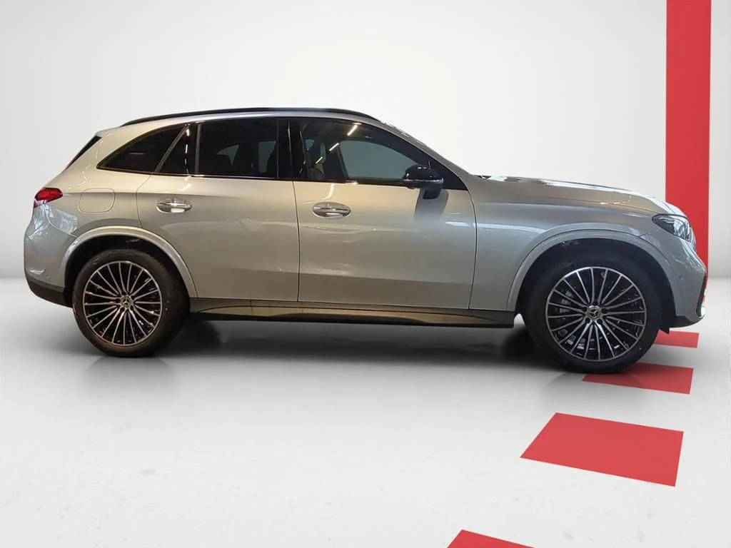 Mercedes-Benz-GLC 300 d-image-9