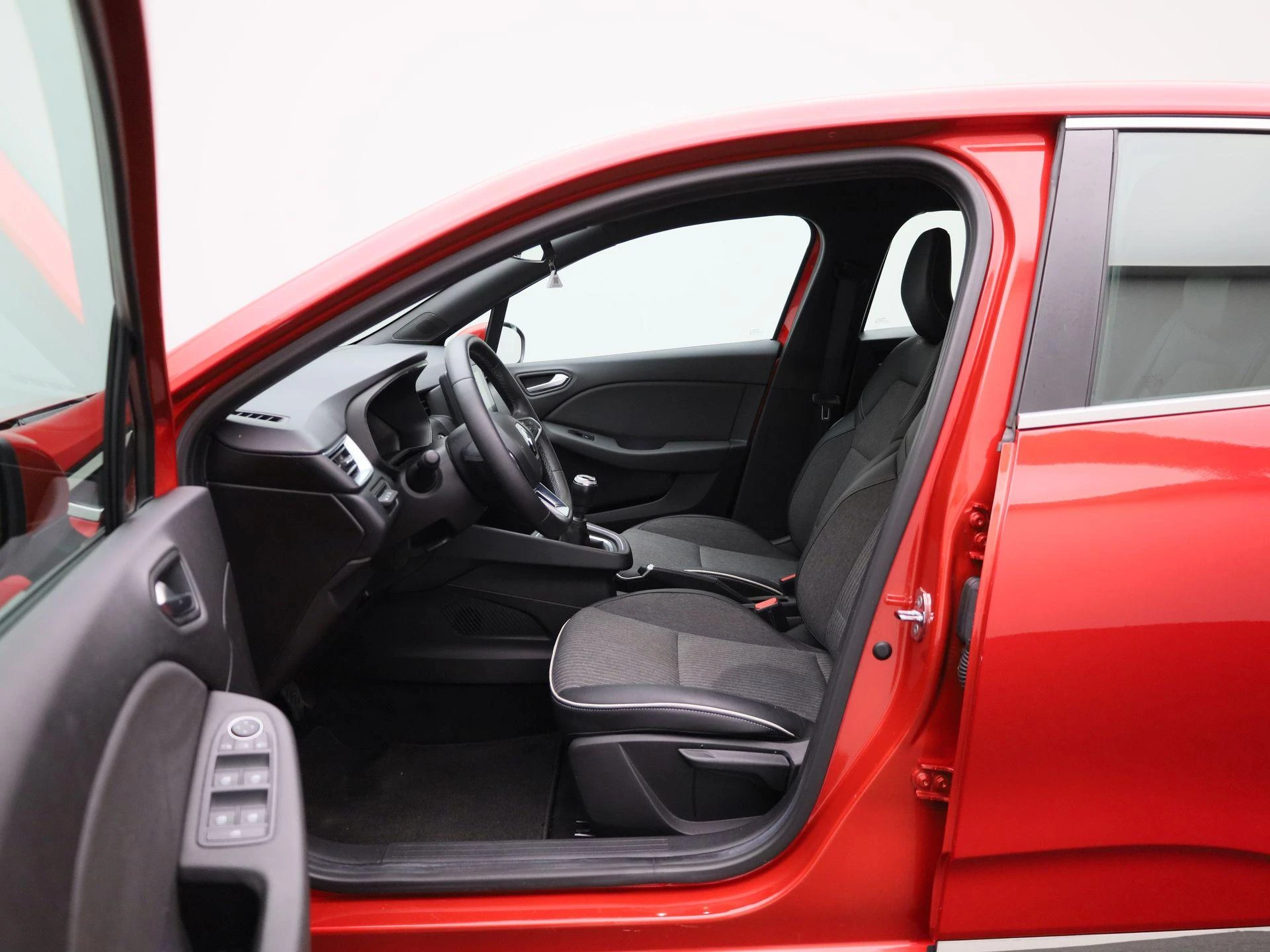 Renault-Clio-image-8