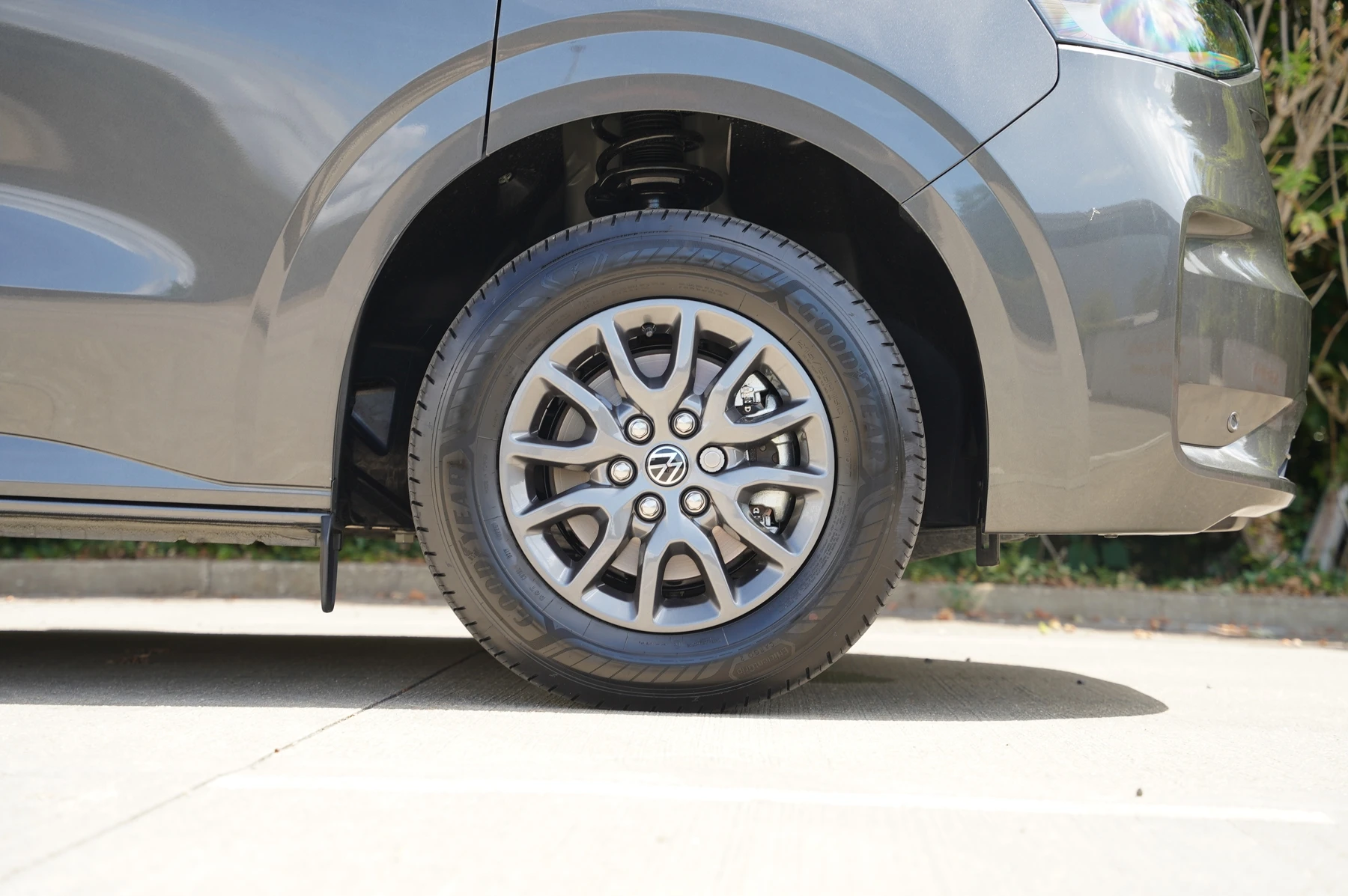 Volkswagen-Transporter-image-34