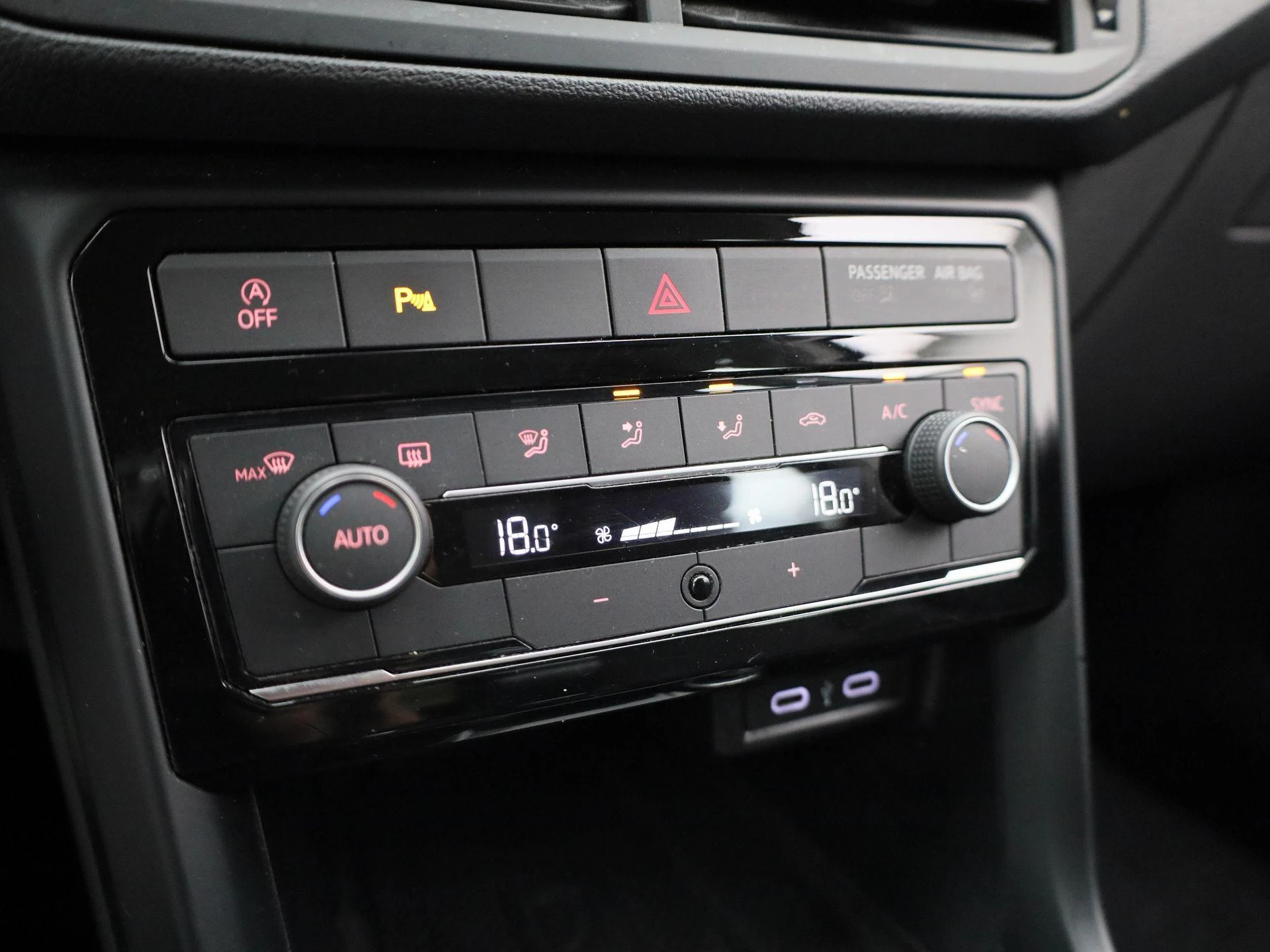 Volkswagen-T-Cross-image-25