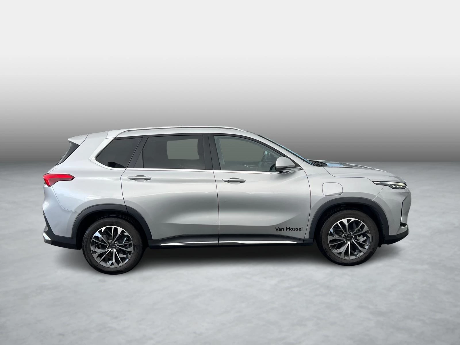 Maxus Euniq6
