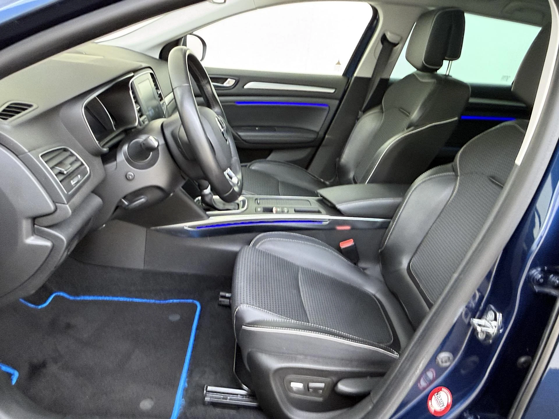 Renault-Mégane Estate-image-14