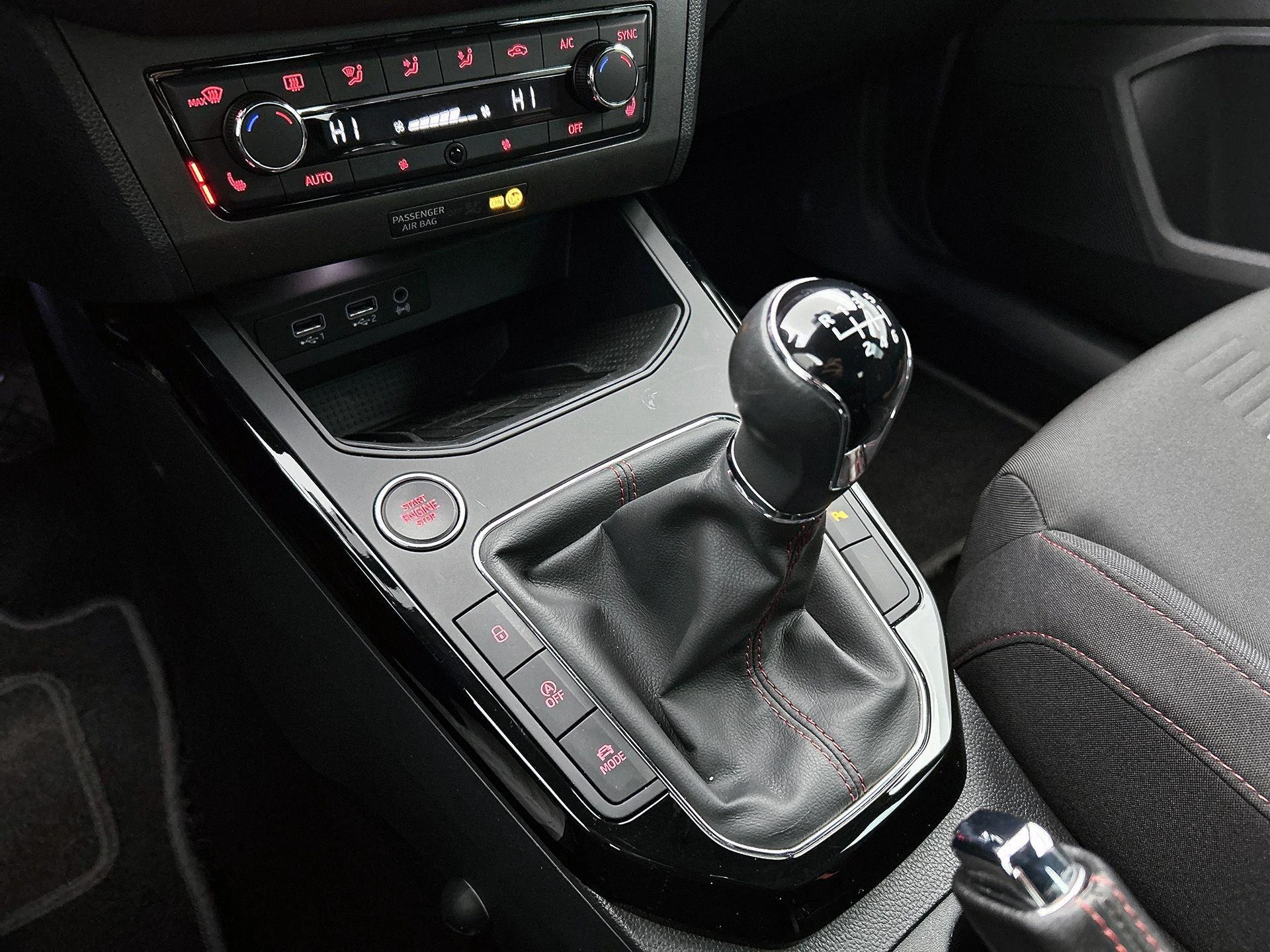 SEAT-Arona-image-21