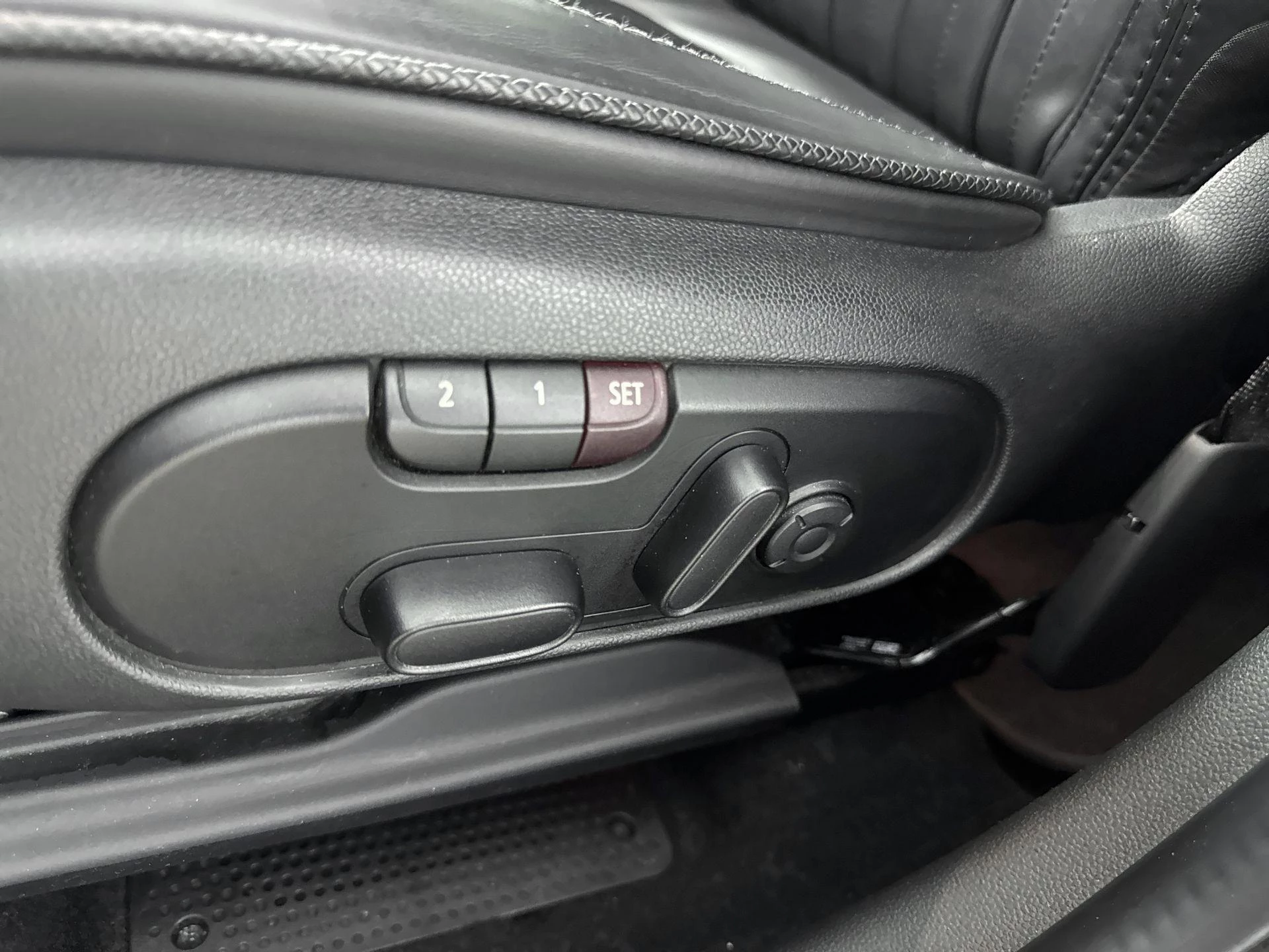 MINI-Countryman-image-18