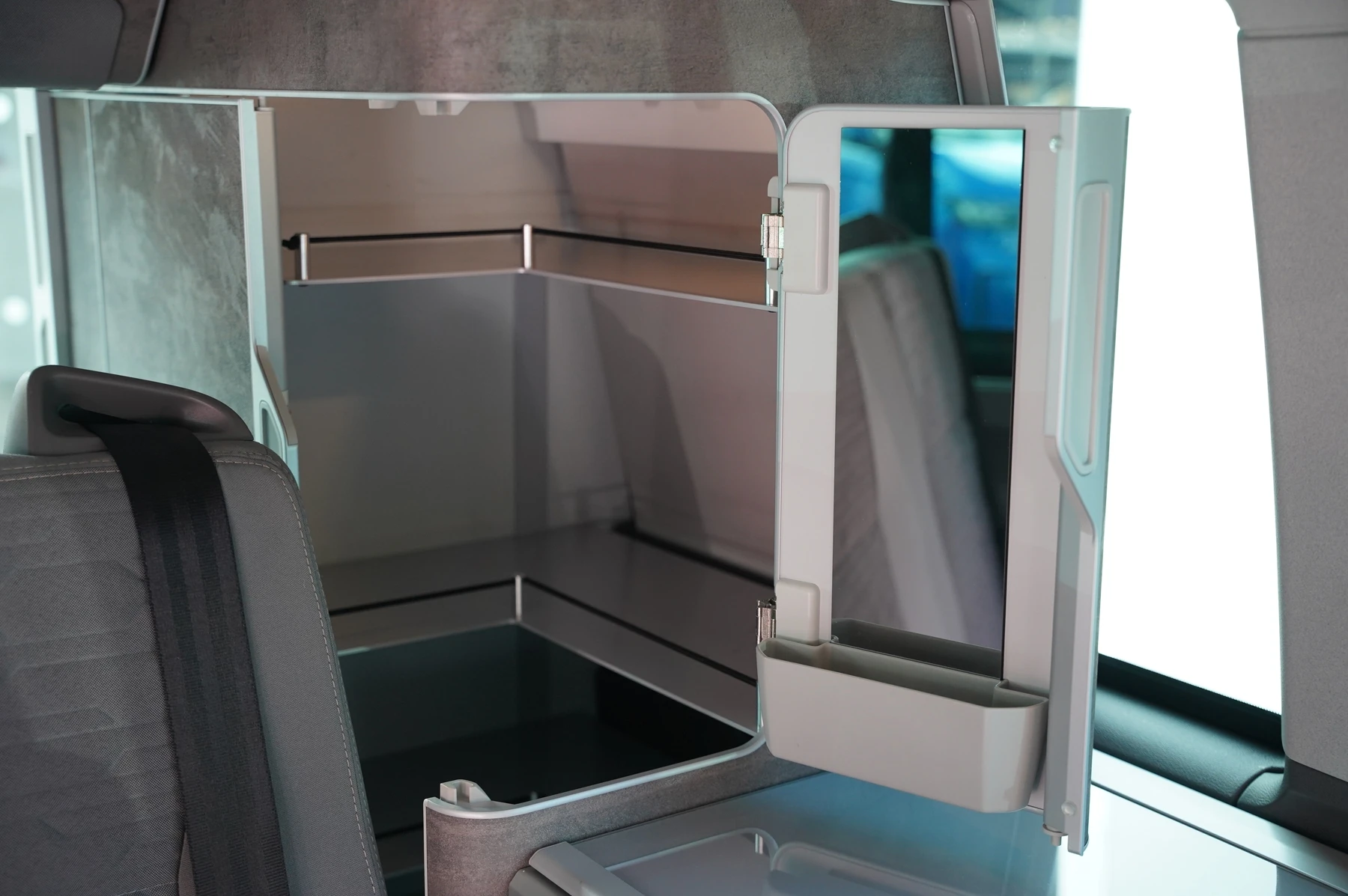 Volkswagen-California-image-26