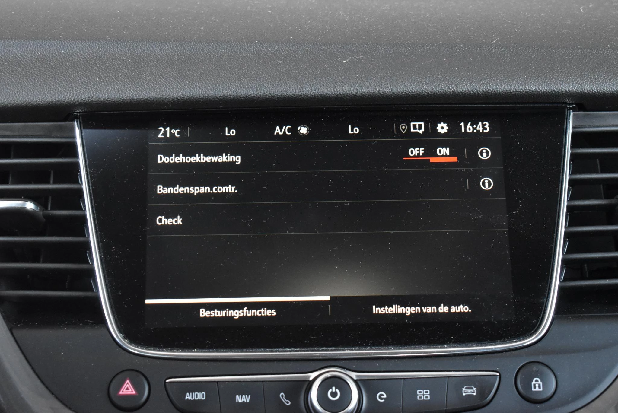 Opel Grandland X 1.6 Turbo Hybrid4 Business Executive