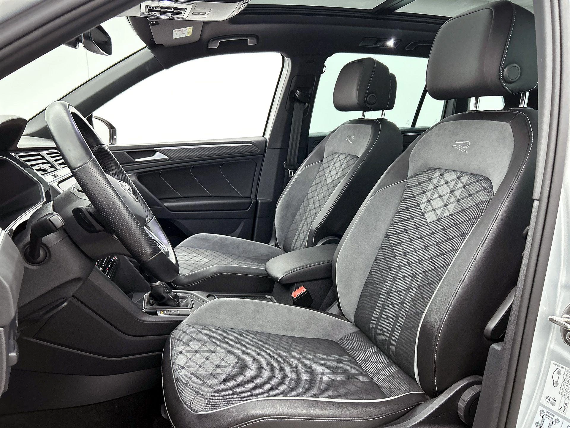 Volkswagen-Tiguan-image-33