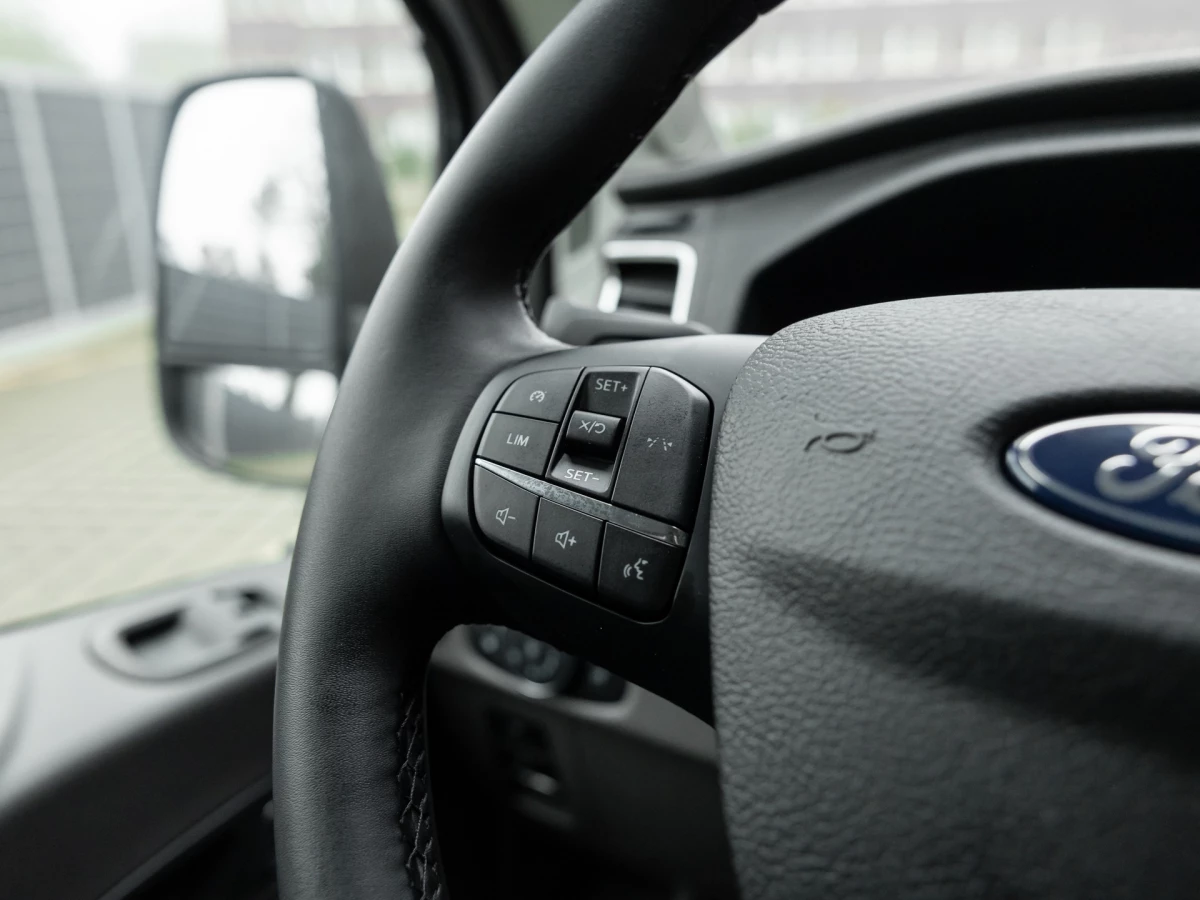 Ford-Transit-image-18