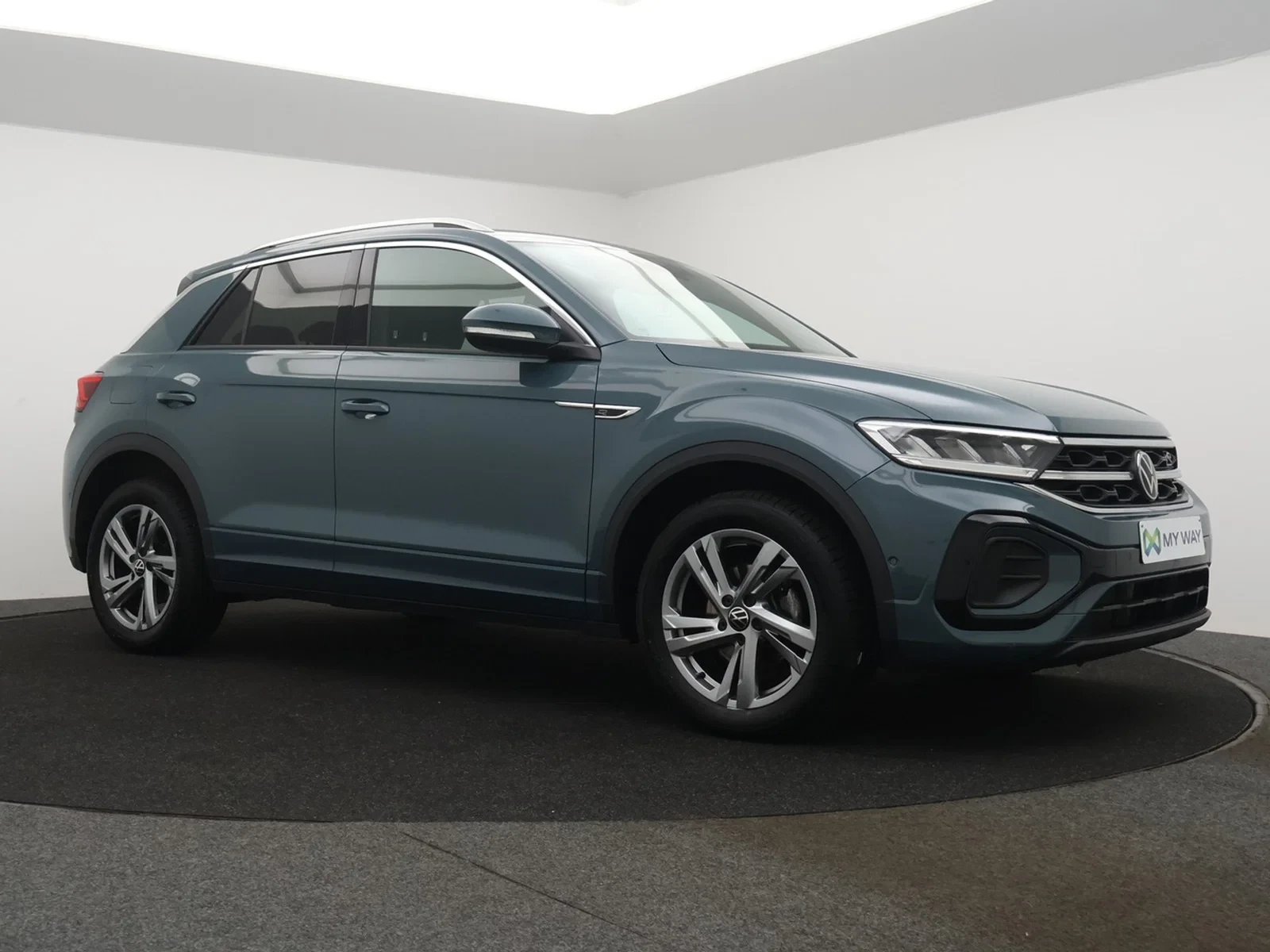 Volkswagen-T-Roc-image-3