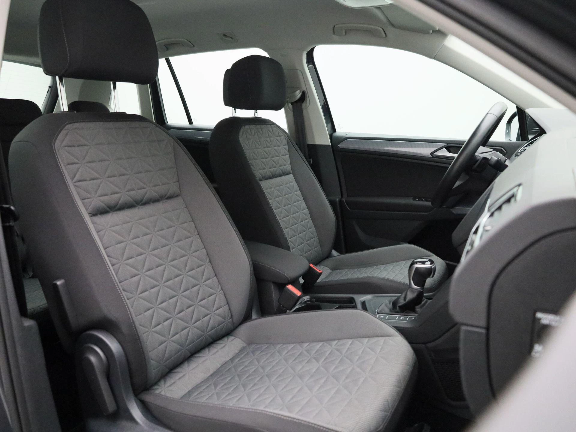 Volkswagen-Tiguan-image-34