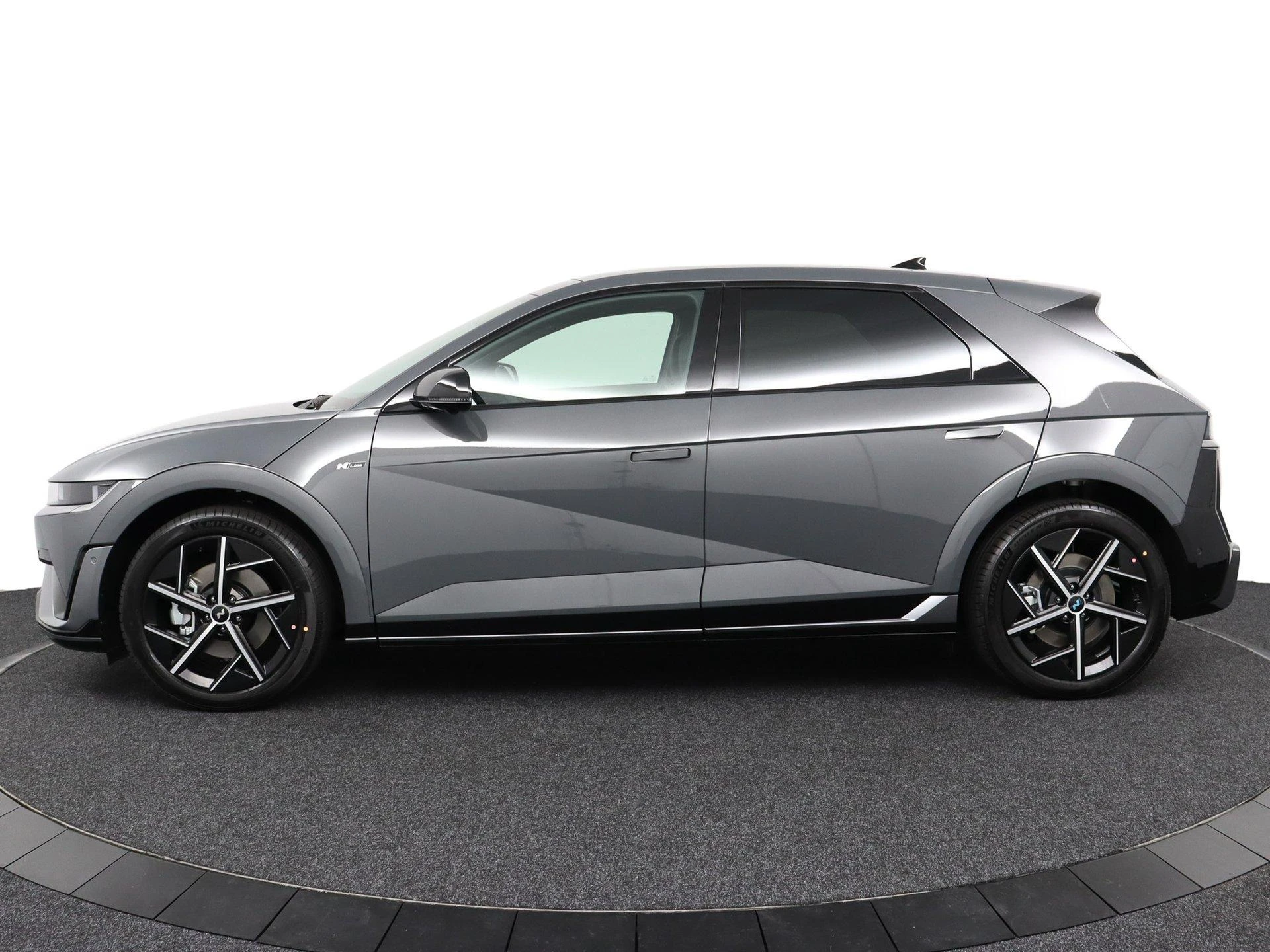 Hyundai-IONIQ 5-image-3